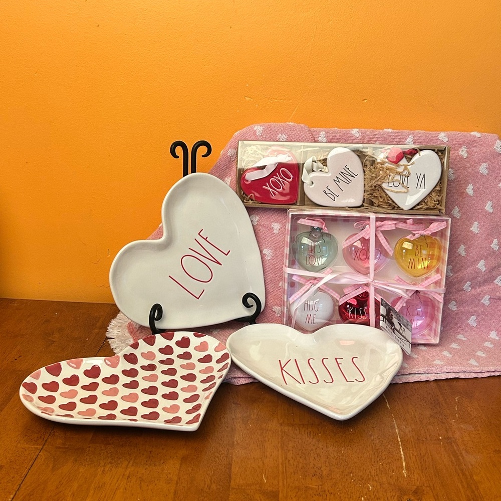 Rae Dunn Heart Ceramic Dish Set - LOVE & KISSES - Candy Dishes